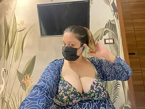 kavyasingh36 online show from May 16, 12:51 am