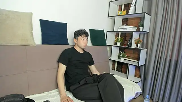 VelarMotion online show from April 17, 9:23 am