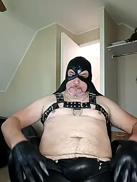 Snapshot of andrexl_eather chatting on April 11, 3:27 pm andrexl eather online show from April 11, 3:27 pm