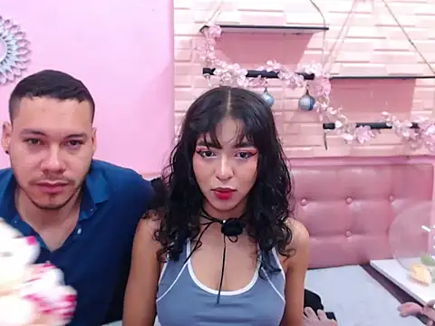 Aronandmoli69 online show from April 13, 12:21 pm