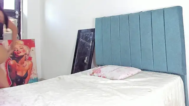 Monica  04 online show from May 4, 8:38 pm
