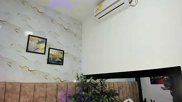 Candicewayne online show from June 6, 11:59 am