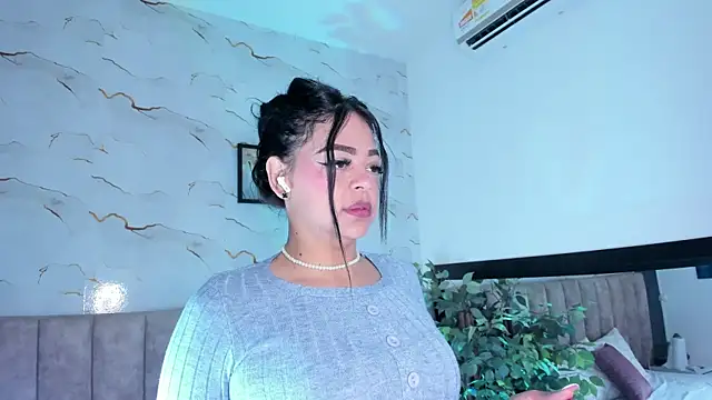 Snapshot of Candicewayne chatting on June 19, 11:14 am Candicewayne online show from June 19, 11:14 am