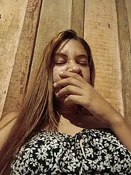 Snapshot of cenav_model chatting on April 14, 11:22 pm cenav model online show from April 14, 11:22 pm