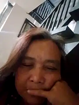 jeanyummytits online show from May 1, 1:37 pm
