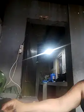 jeanyummytits online show from May 4, 10:17 pm