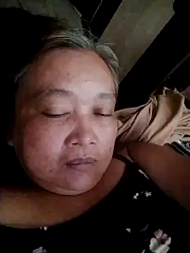 jeanyummytits online show from May 13, 2:31 am
