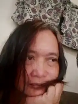 jeanyummytits online show from May 14, 2:40 am