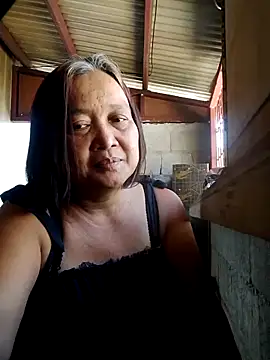 jeanyummytits online show from May 15, 3:57 am