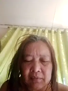 jeanyummytits online show from May 20, 5:57 am
