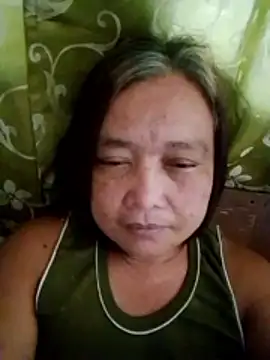 jeanyummytits online show from May 21, 12:06 am