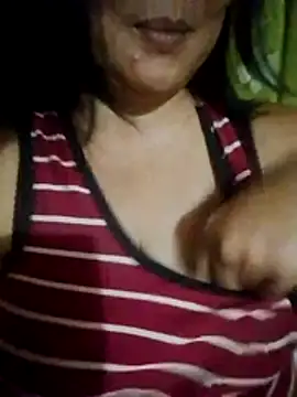 jeanyummytits online show from June 21, 11:46 am
