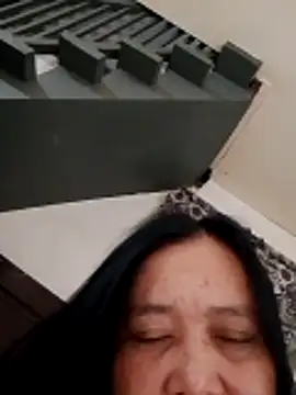 jeanyummytits online show from June 30, 2:23 am