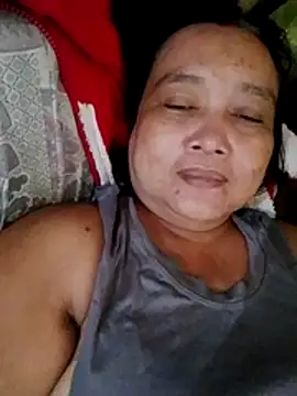 jeanyummytits online show from July 2, 11:55 pm