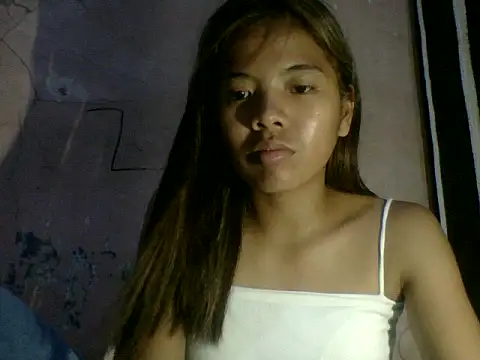 Snapshot of trixiavia chatting on May 14, 3:41 pm trixiavia online show from May 14, 3:41 pm