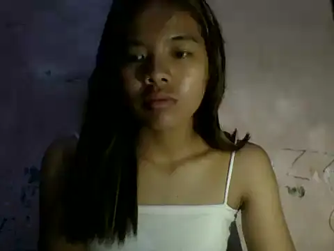 Snapshot of trixiavia chatting on May 15, 4:47 pm trixiavia online show from May 15, 4:47 pm