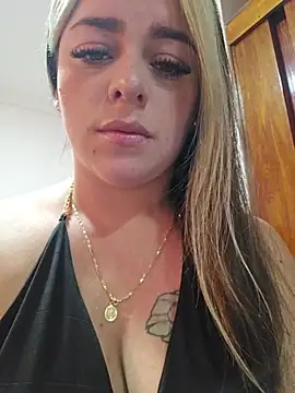 BriannaBunnyy online show from July 25, 8:39 pm