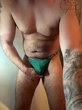 Snapshot of BottomFeederElite chatting on May 20, 11:22 pm BottomFeederElite online show from May 20, 11:22 pm