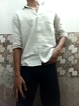 itsmemadhu2019 online show from May 24, 12:54 pm
