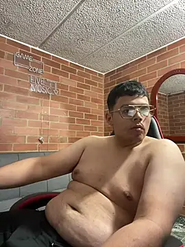 Snapshot of steef0_ chatting on April 13, 5:13 am steef0 online show from April 13, 5:13 am