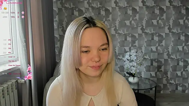 Snapshot of Anna_Delon chatting on April 19, 7:07 am Anna Delon online show from April 19, 7:07 am