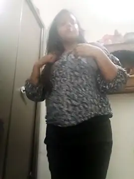 its mona 001 online show from April 27, 7:12 pm