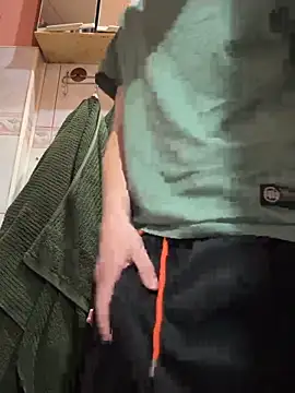 eryk83638 online show from April 13, 4:12 pm