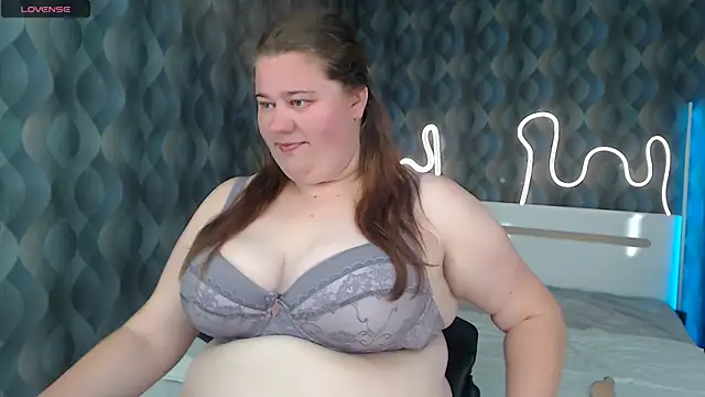 Snapshot of Bella_Blvck chatting on May 25, 5:52 pm Bella Blvck online show from May 25, 5:52 pm