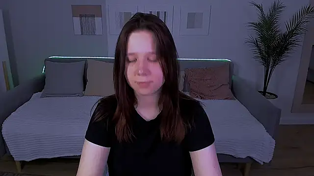 Snapshot of MooonlightSky chatting on May 7, 1:27 pm MooonlightSky online show from May 7, 1:27 pm