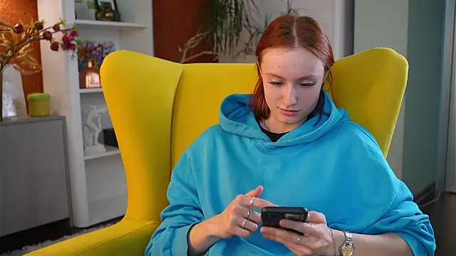 Snapshot of AlvaCatterton chatting on April 14, 4:40 am AlvaCatterton online show from April 14, 4:40 am