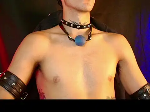 Snapshot of dark_men1 chatting on June 18, 9:14 am dark men1 online show from June 18, 9:14 am