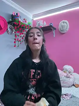 NickieCute- online show from June 10, 1:39 am