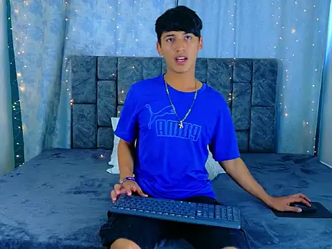 IhanKing online show from May 22, 7:30 pm