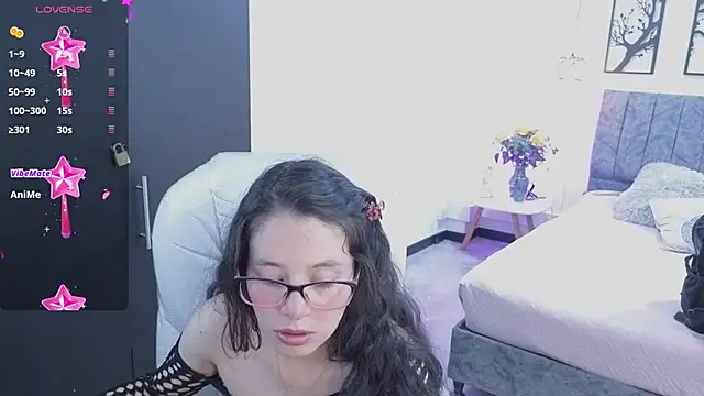 Snapshot of Samantha_bloww1 chatting on June 12, 2:43 am Samantha bloww1 online show from June 12, 2:43 am