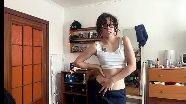 PillowPeachX online show from June 4, 10:10 am