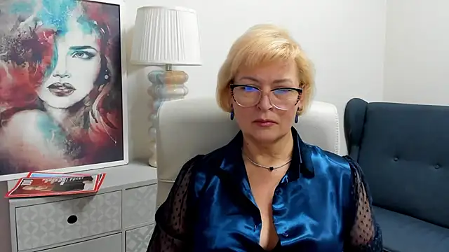 luna xfantasy online show from April 16, 6:25 am