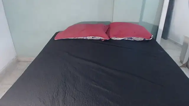 Snapshot of raife_70 chatting on April 15, 7:32 pm raife 70 online show from April 15, 7:32 pm