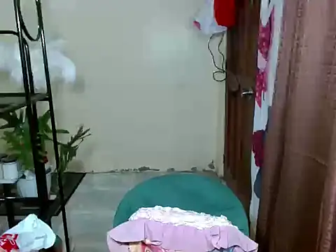 Snapshot of sweetriccum chatting on April 15, 6:20 am sweetriccum online show from April 15, 6:20 am