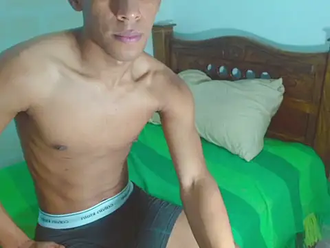 LuigiLuxs online show from April 25, 6:27 pm