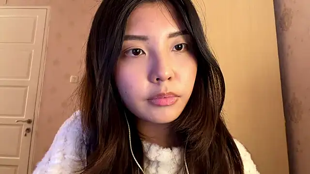 Snapshot of MinnaHannaman chatting on April 16, 8:37 am MinnaHannaman online show from April 16, 8:37 am