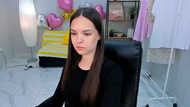 Sophie Jackiz online show from April 20, 11:13 am