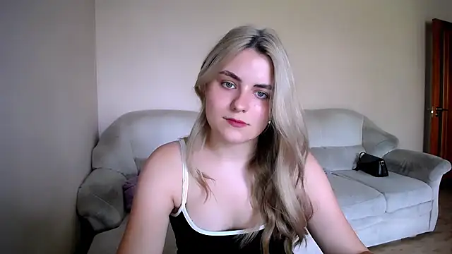 Snapshot of _shy_sabrina__ chatting on July 4, 12:00 pm shy sabrina online show from July 4, 12:00 pm