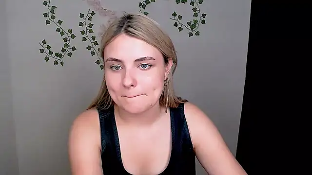 Snapshot of _shy_sabrina__ chatting on July 14, 12:22 pm shy sabrina online show from July 14, 12:22 pm