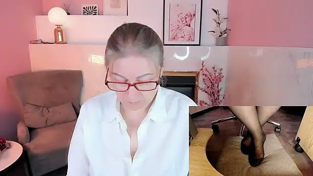 Alexandra Kind online show from July 19, 8:56 pm