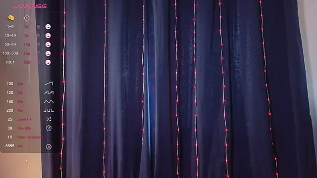 elfieeva1 online show from April 15, 9:49 am