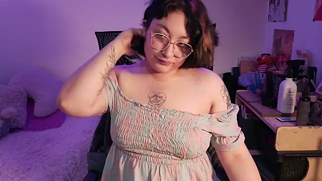 Snapshot of kaori_sama_uwu chatting on May 11, 11:02 pm kaori sama uwu online show from May 11, 11:02 pm