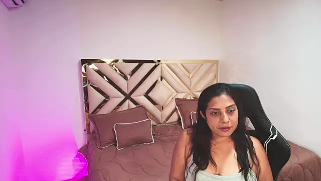 Snapshot of Bianca_Royale chatting on April 15, 8:20 pm Bianca Royale online show from April 15, 8:20 pm