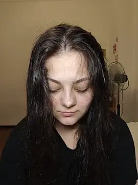 Snapshot of _Mikky_lil_ chatting on July 7, 8:57 pm Mikky lil online show from July 7, 8:57 pm