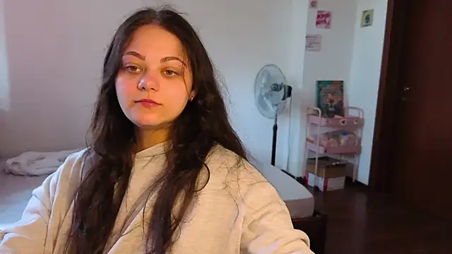 Snapshot of _Mikky_lil_ chatting on July 25, 10:13 am Mikky lil online show from July 25, 10:13 am