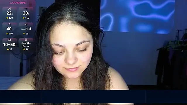 Snapshot of _Mikky_lil_ chatting on July 28, 8:52 pm Mikky lil online show from July 28, 8:52 pm